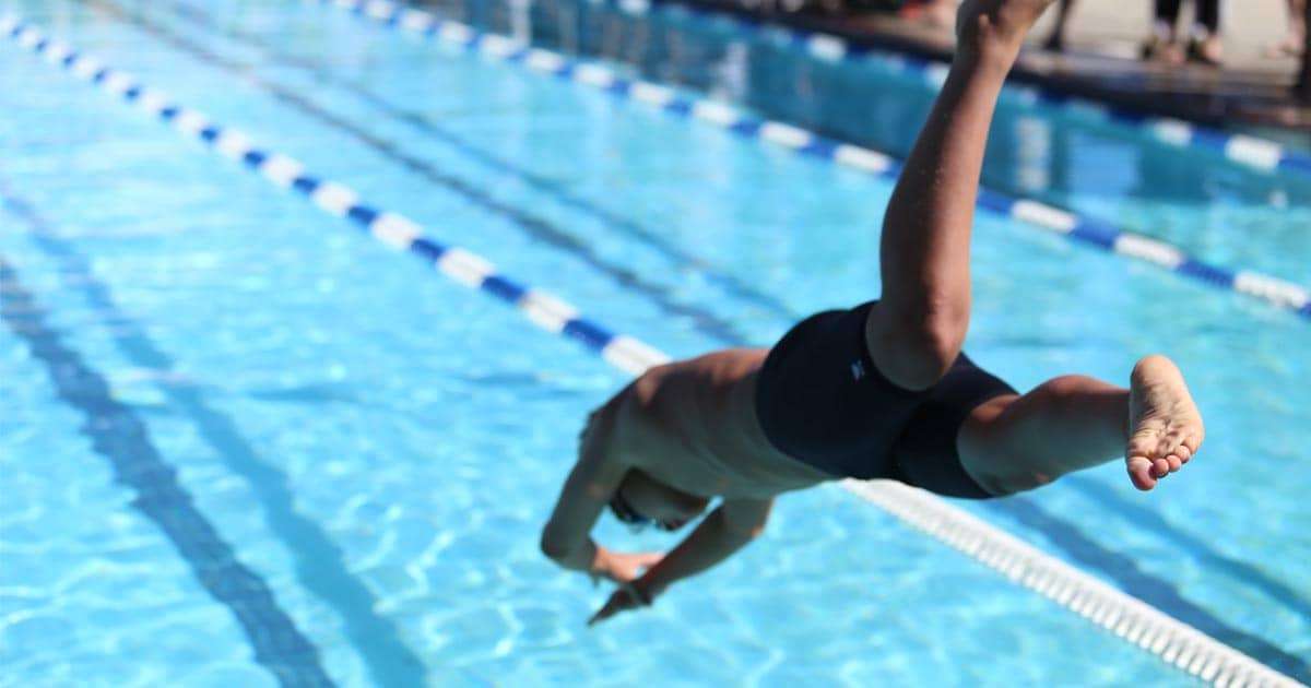 ประโยชน์ของกีฬาว่ายน้ำคืออะไร ? ดีต่อสุขภาพและร่างกายอย่างไรบ้าง