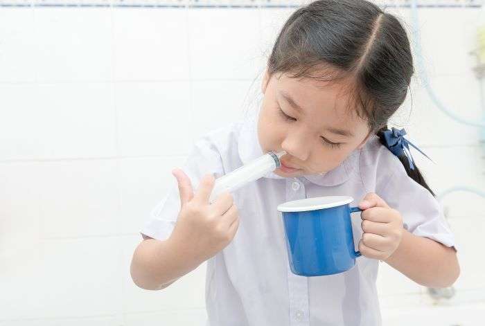 วิธีล้างจมูก, วิธีล้างจมูกด้วยน้ำเกลือผู้ใหญ่