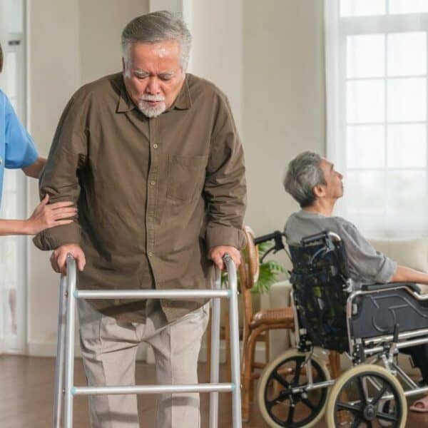 ผู้สูงอายุล้ม, ลื่นล้มหลังกระแทกพื้น