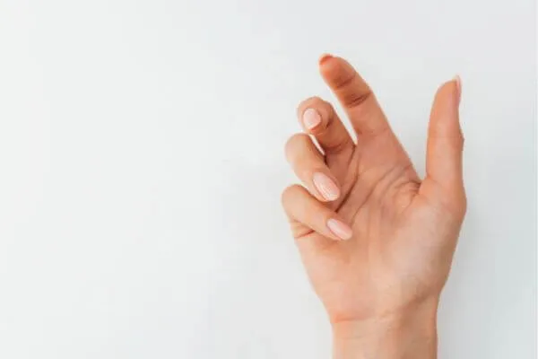 มือเหลือง เกิดจากอะไร, มือเหลือง